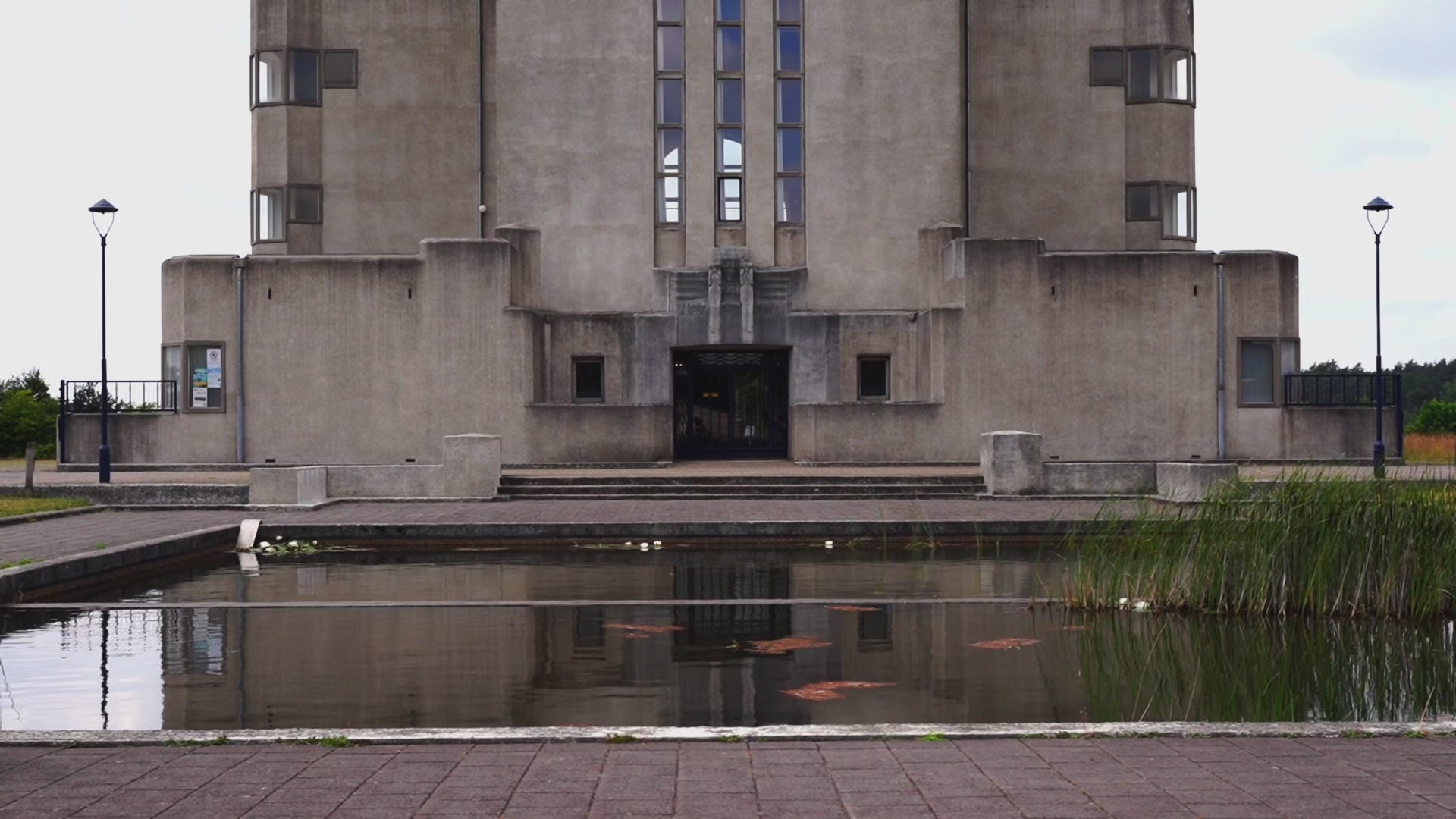 Load video: branding agency amsterdam merkstrategie